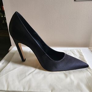 NWB! GOOD AMERICAN BLACK SATIN HEELS